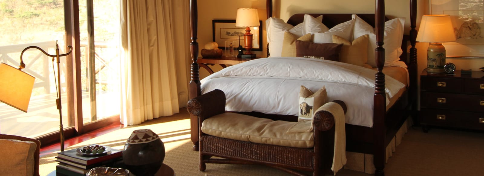 Izingwe Lodge — suite and interior