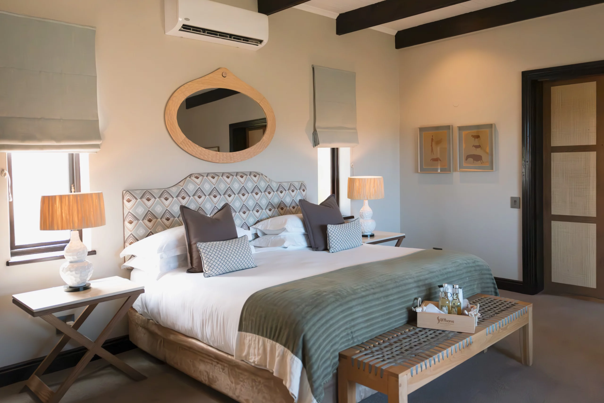 Sanbona Tilney Manor — suite and interior