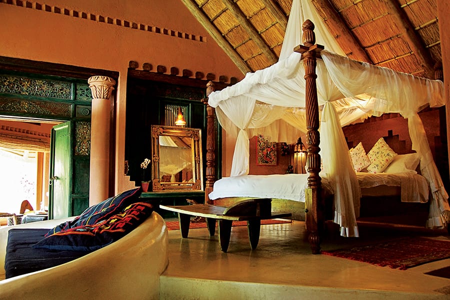 Timamoon Lodge — lodge exterior and grounds